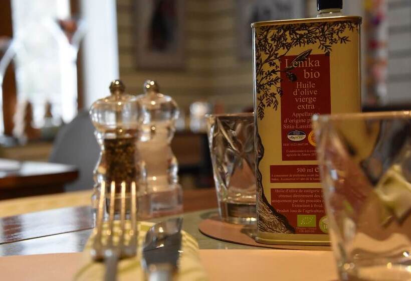 فندق Hostellerie Du Peiffeschof  The Originals Relais