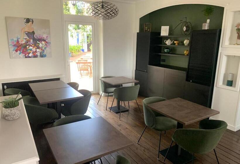 Отель Hôtel De France