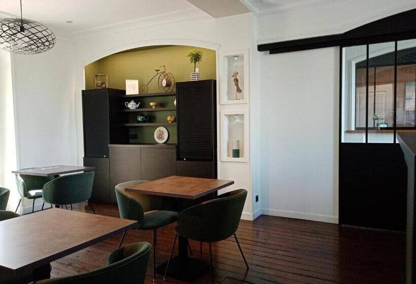 Отель Hôtel De France