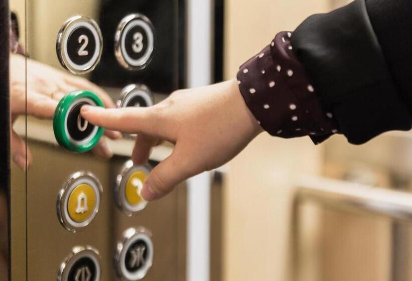 فندق Hôtel De La Vendée