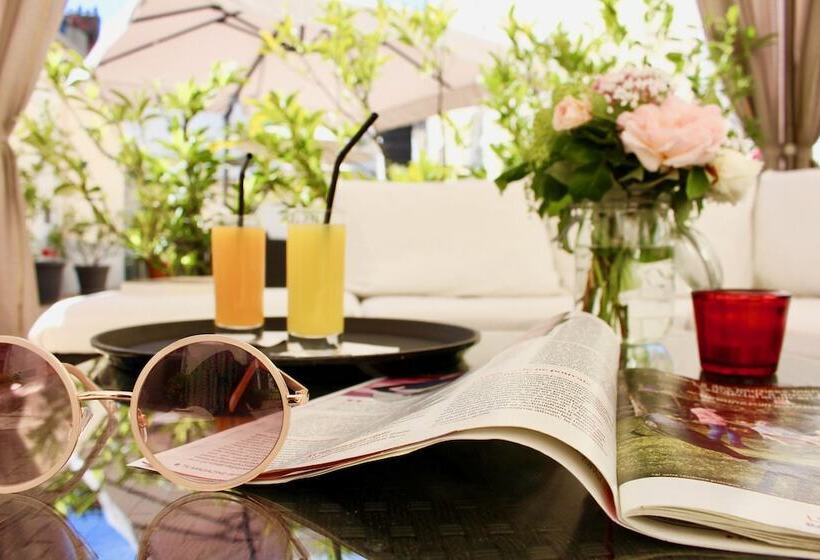 هتل Hôtel Le Charleston