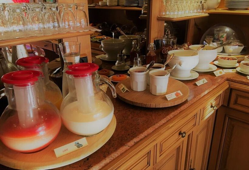 Отель Hôtel Le Mittelwihr