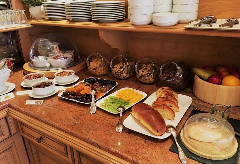 Отель Hôtel Le Mittelwihr