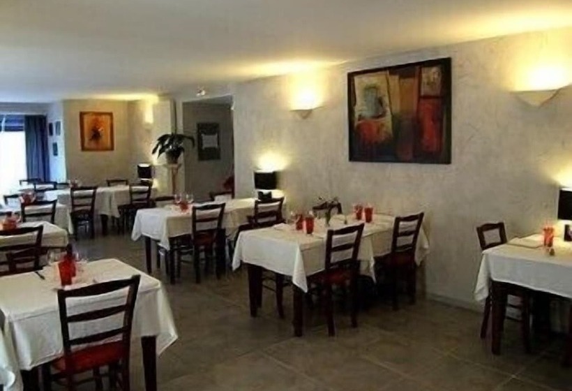 Отель Hôtel Restaurant Le Saint Augustin