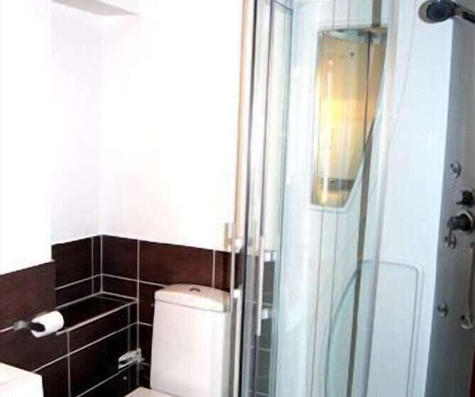 Отель Hôtel Restaurant Le Saint Augustin