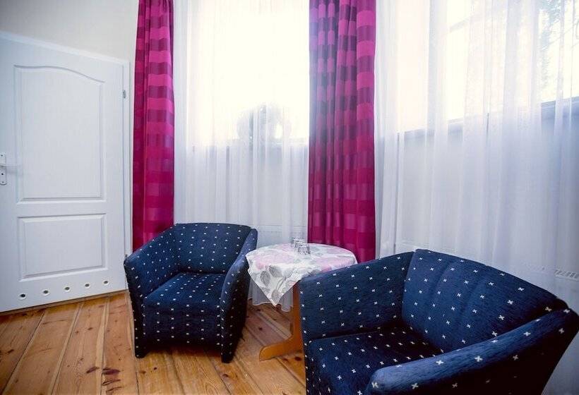ホテル Kamienica Pod Kasztanami świnoujście