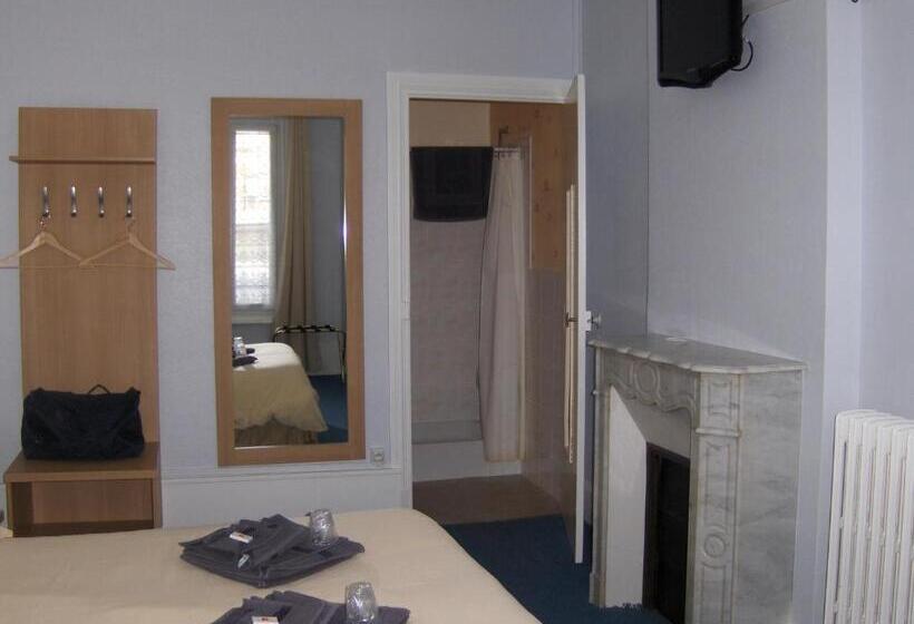 ホテル La Tour De Crecy