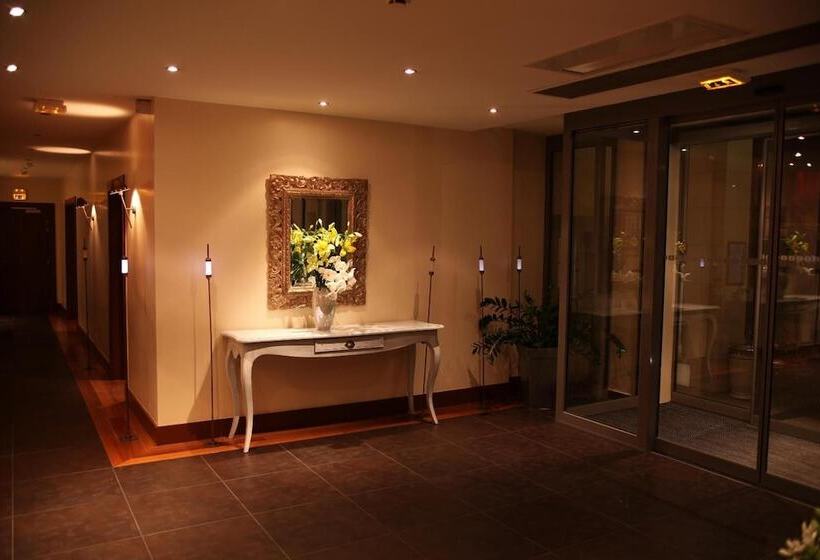 Отель Le Clos Rebillotte