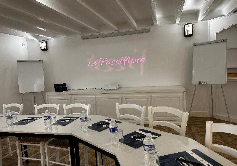 호텔 Logis Le Passiflore Cognac