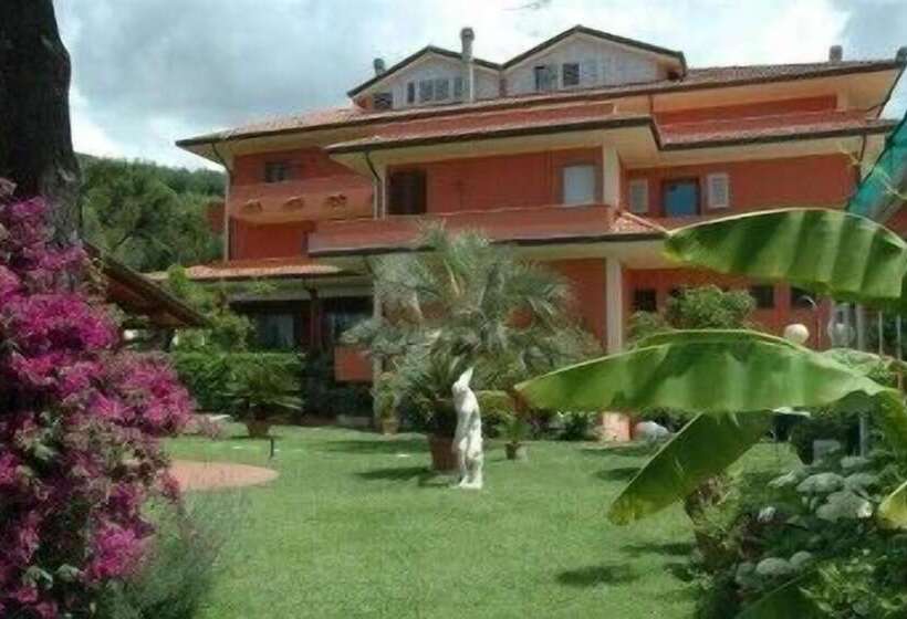 בית מלון כפרי Le Rotonde