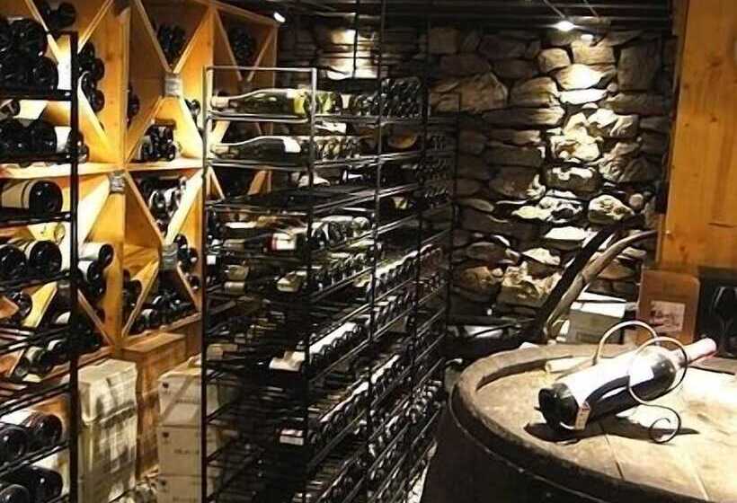 ホテル Logis Hôtel Les Ancolies