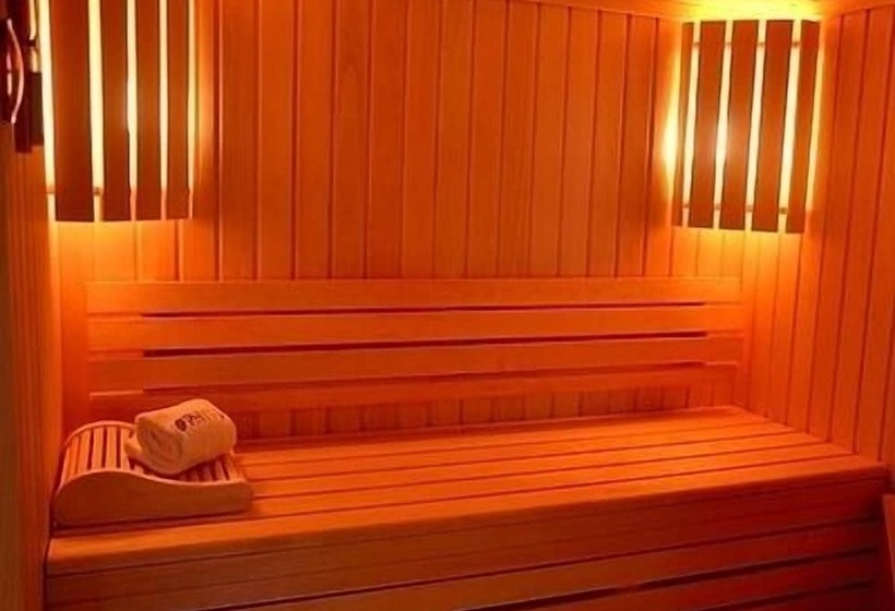 ホテル Logis Hôtel Les Ancolies