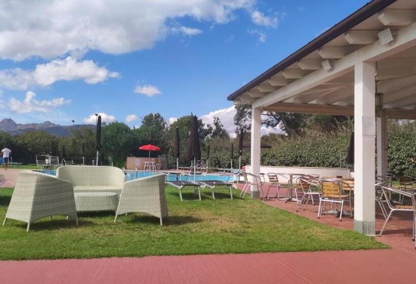 هتل Li Suari Club Village