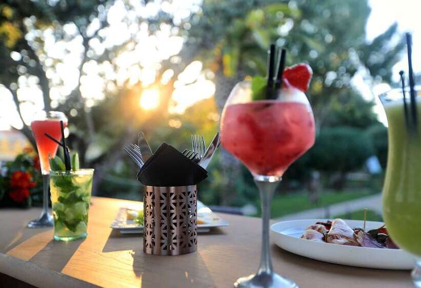 Отель Lodge De Charme A Cheda