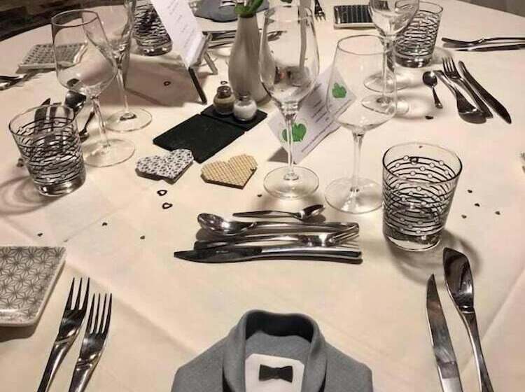 ホテル Logis Auberge De L'ombrée