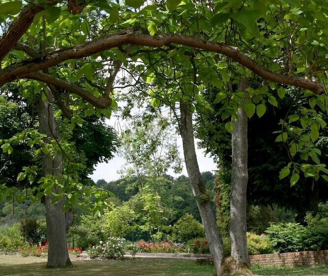 ホテル Logis Hôtel & Restaurant   Le Manoir De Sauvegrain