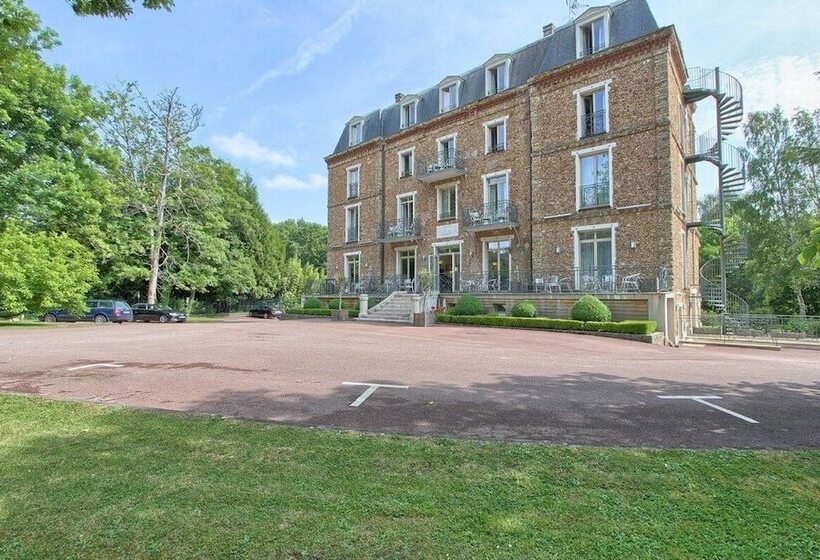 ホテル Logis Hôtel & Restaurant   Le Manoir De Sauvegrain