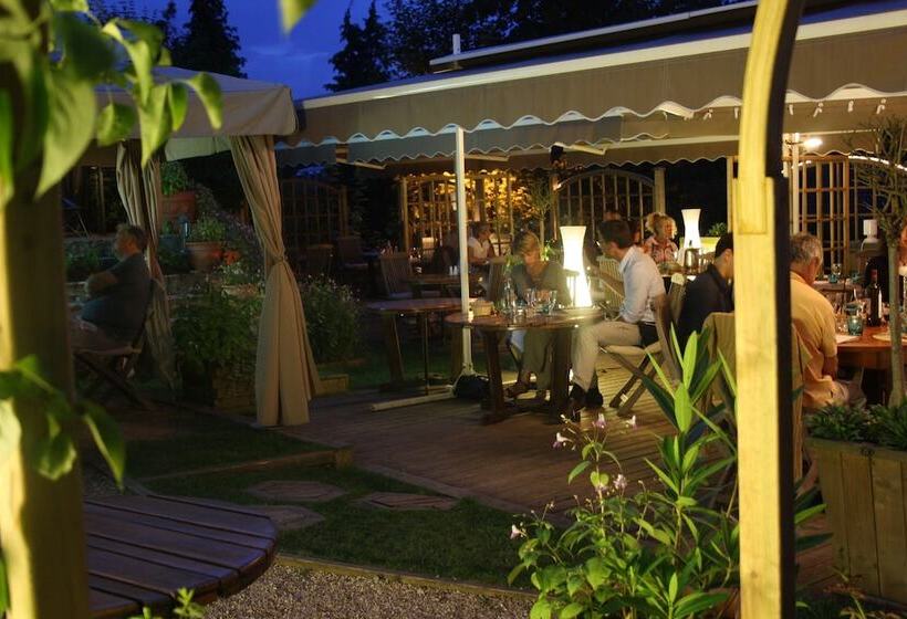 ホテル Logis Hôtel & Restaurant   Le Manoir De Sauvegrain