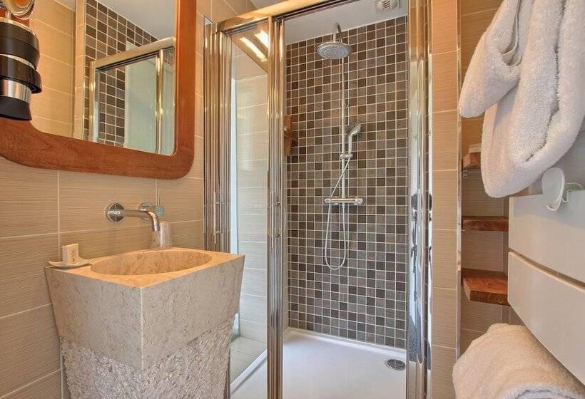 ホテル Logis Hôtel & Restaurant   Le Manoir De Sauvegrain