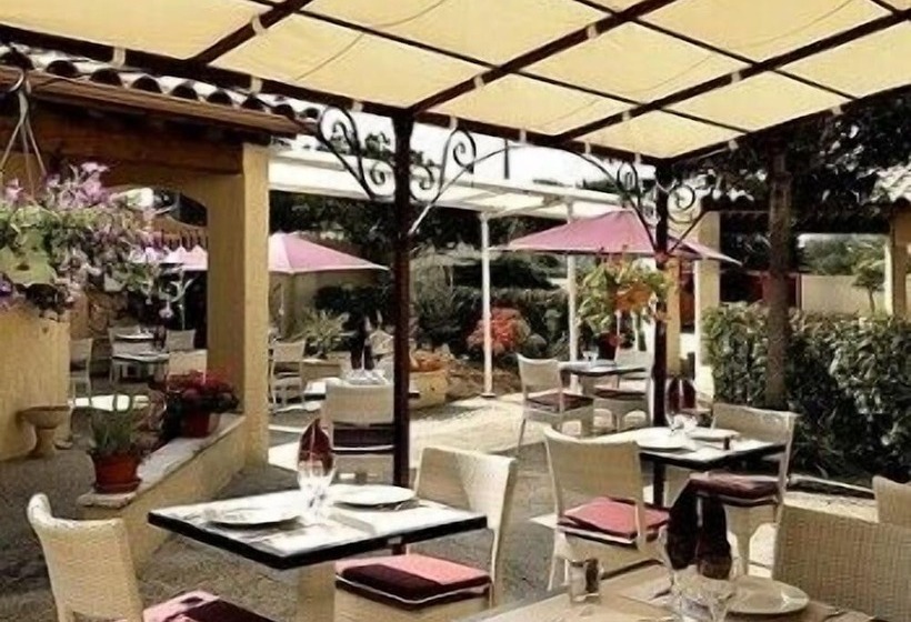 호텔 Logis Hôtel Le Mistral   Restaurant   Montélimar Sud