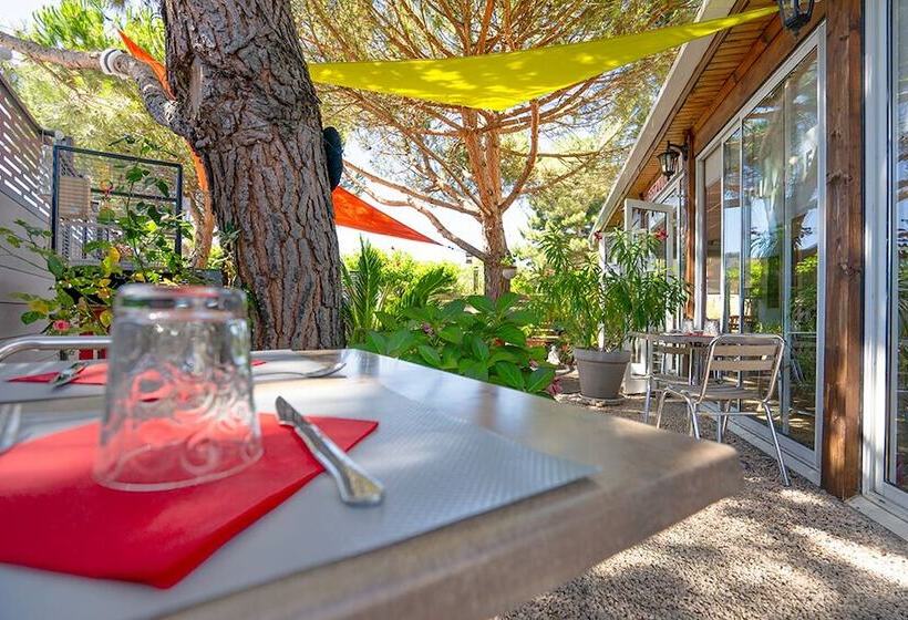 ホテル Logis Hôtel Le Rialto