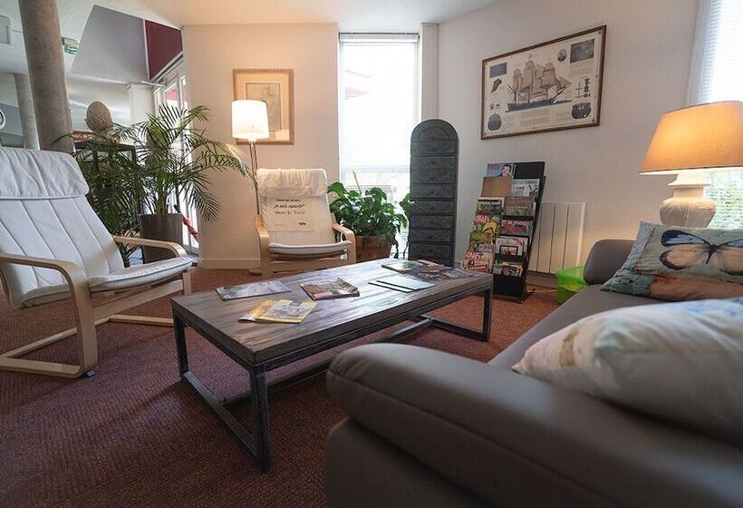 ホテル Logis Hôtel Le Rialto