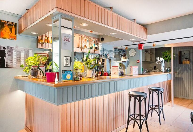 ホテル Logis Hôtel Le Rialto