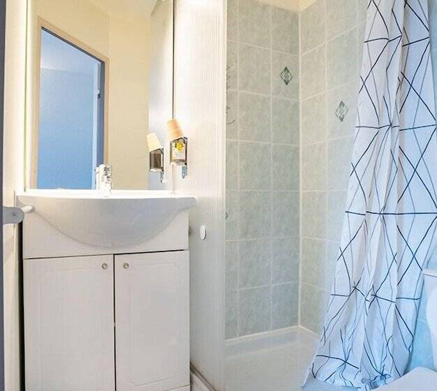 ホテル Logis Hôtel Le Rialto