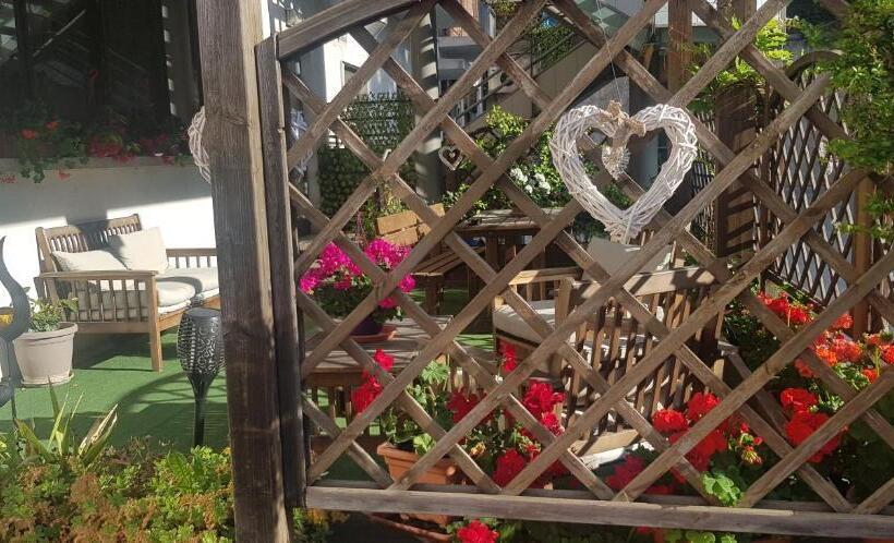 هتل Lory & Ristorante Ferraro