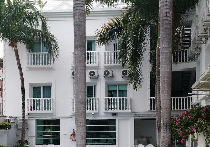 ホテル Manantial Melgar