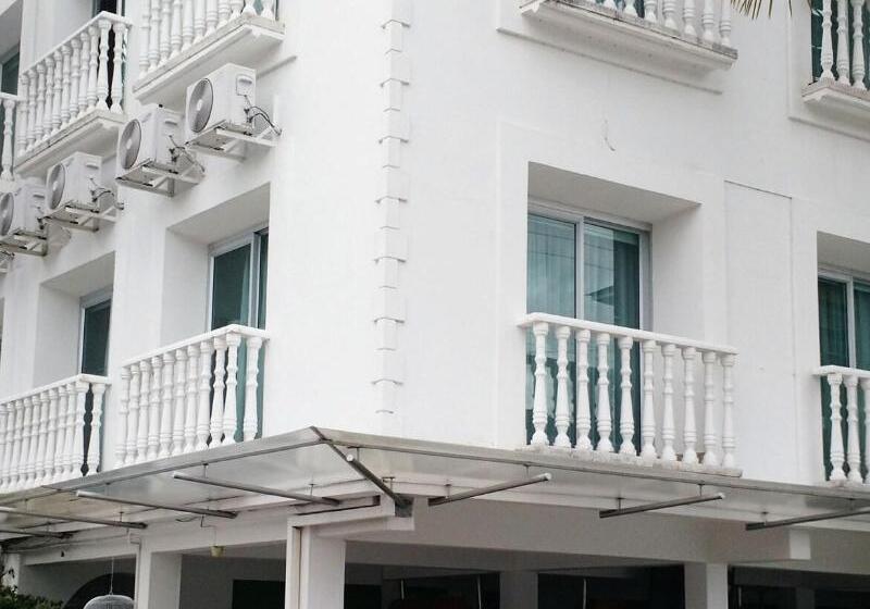 ホテル Manantial Melgar