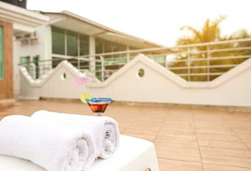 ホテル Manantial Melgar