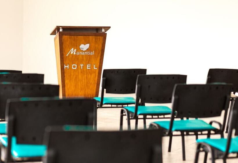 ホテル Manantial Melgar