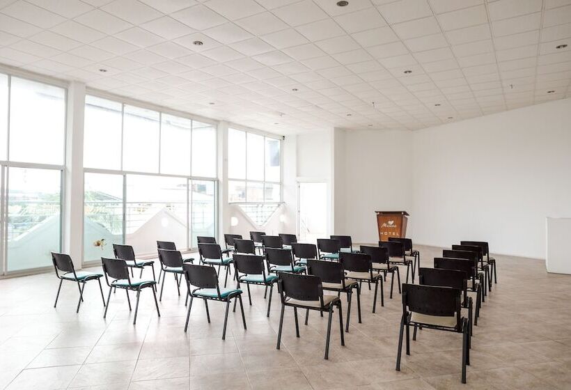 ホテル Manantial Melgar