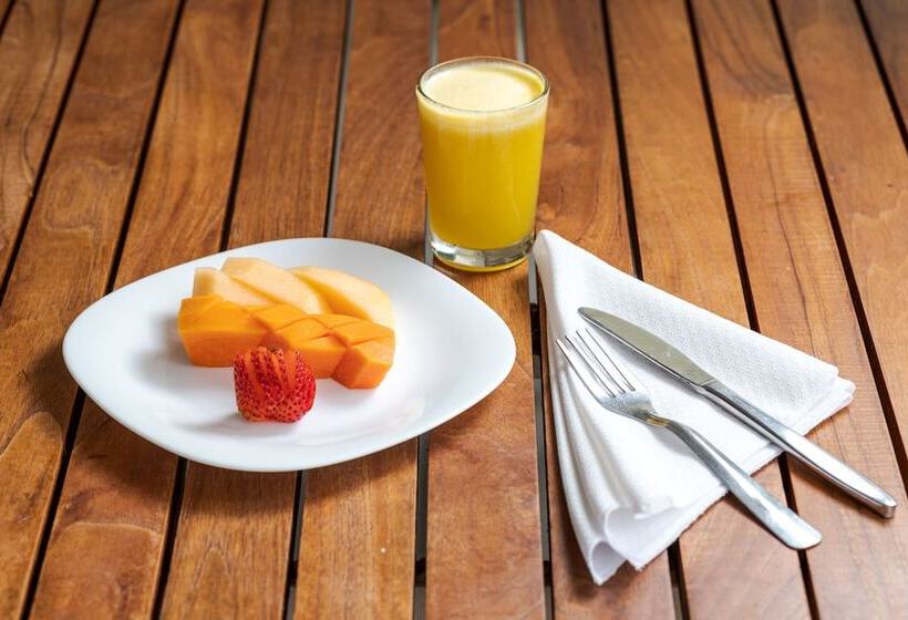 ホテル Manantial Melgar