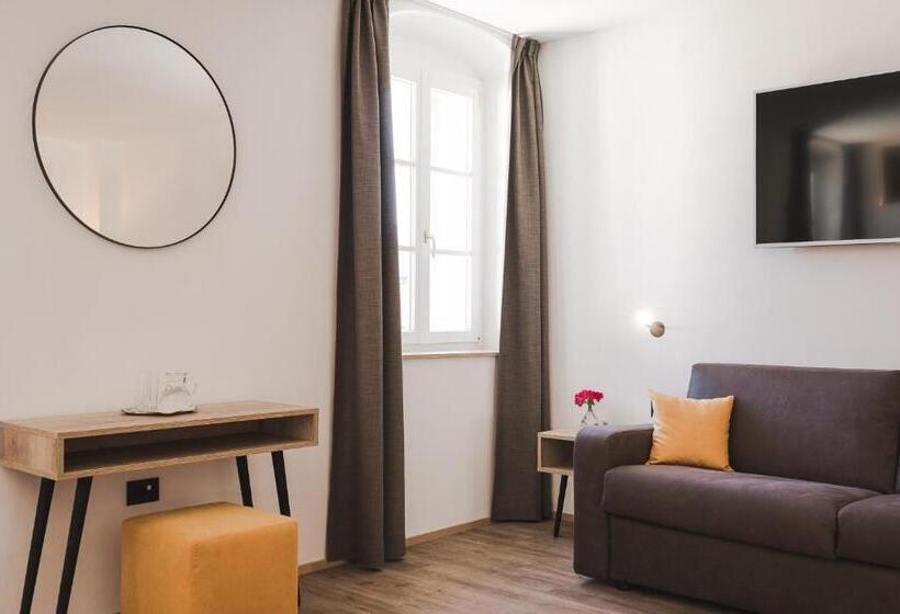 ホテル Mandelhof S