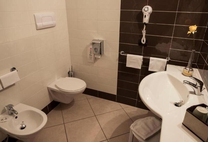 בית מלון כפרי Manhattan Village