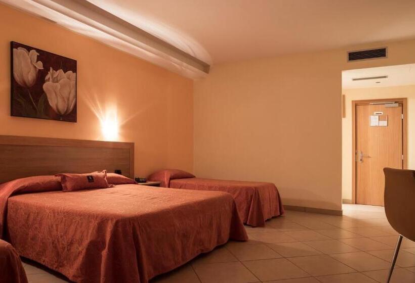 בית מלון כפרי Manhattan Village