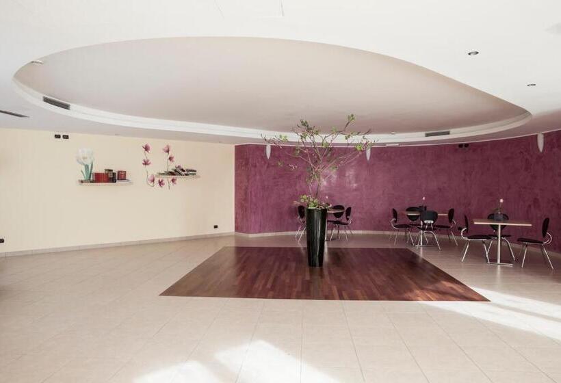 בית מלון כפרי Manhattan Village