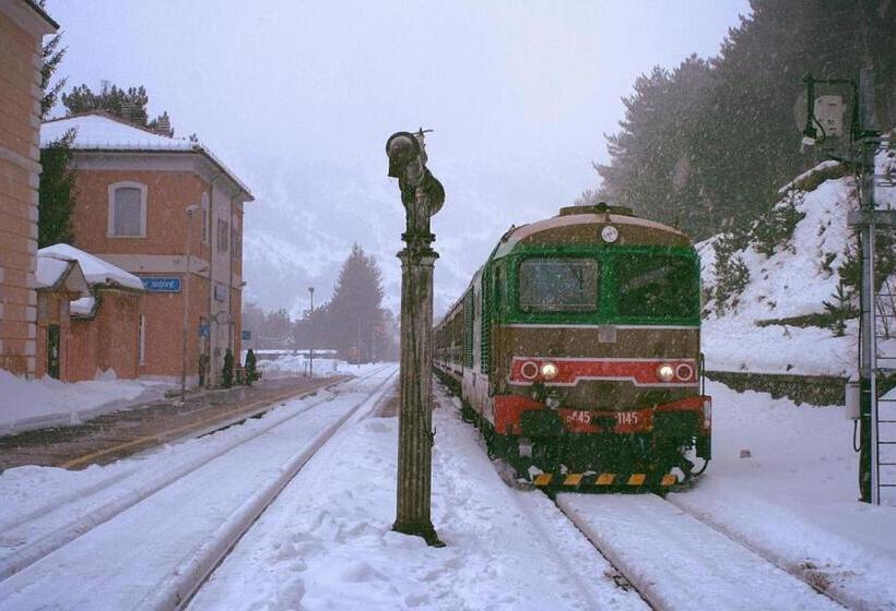 בית מלון כפרי Manhattan Village