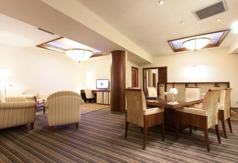 Отель Metropolis