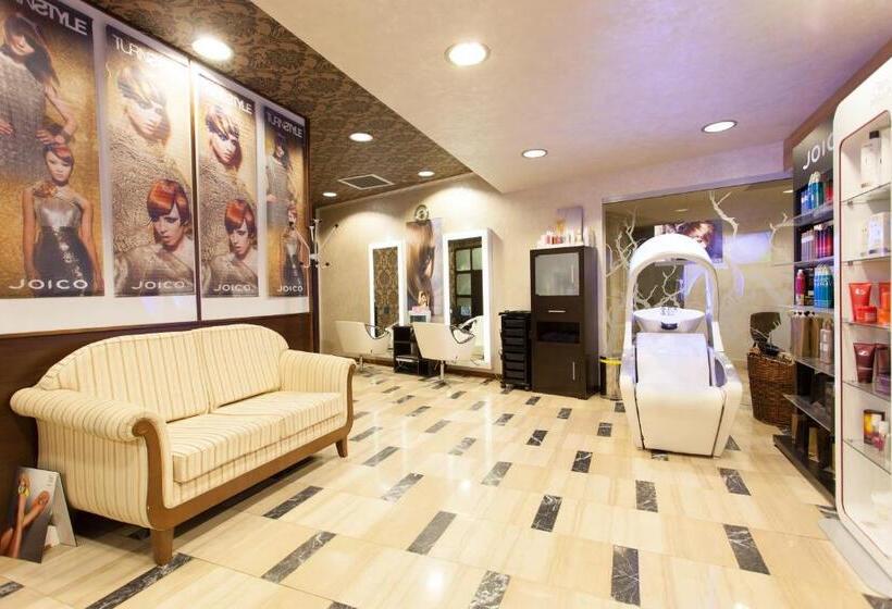 Отель Metropolis