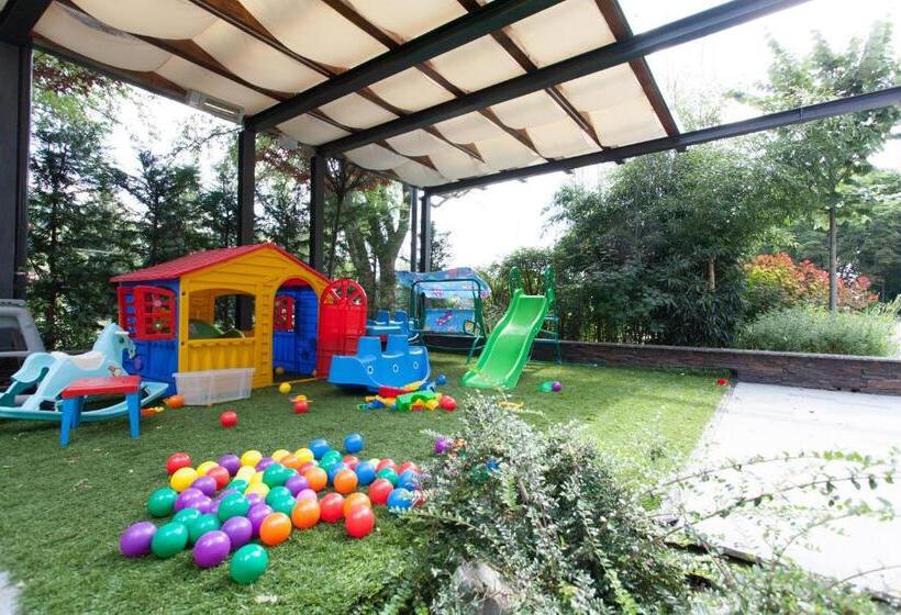 Отель Metropolis