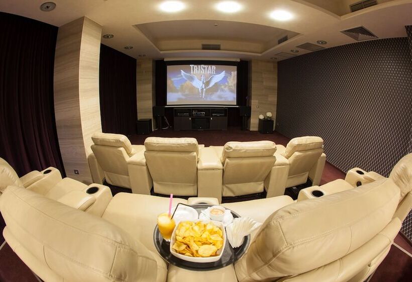 Отель Metropolis