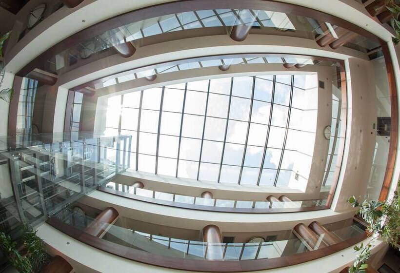 Отель Metropolis