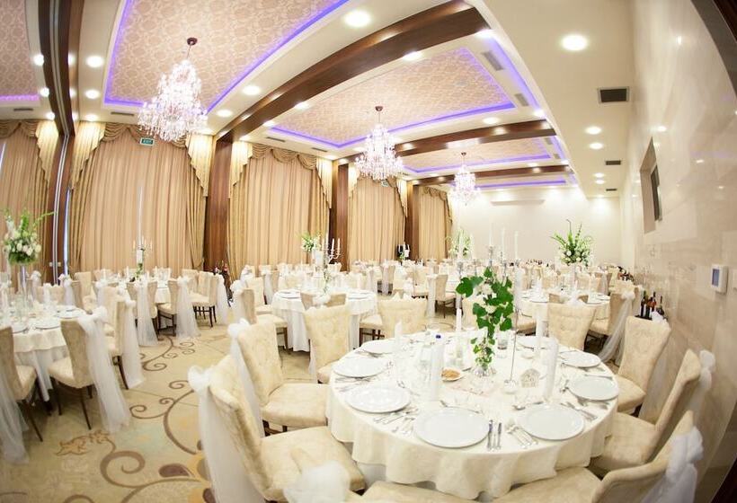 Отель Metropolis