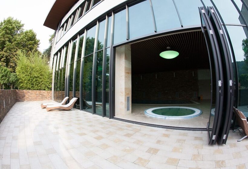 Отель Metropolis