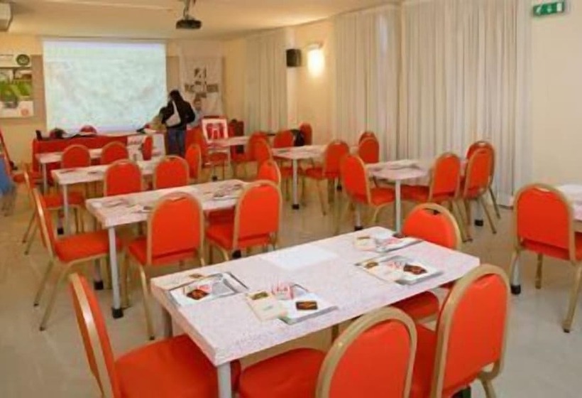 Отель Michelangelo