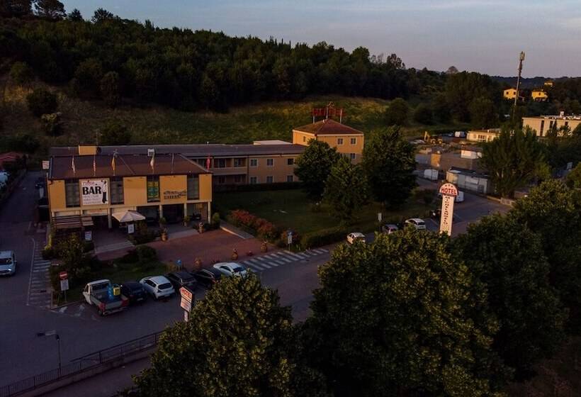 Отель Michelangelo