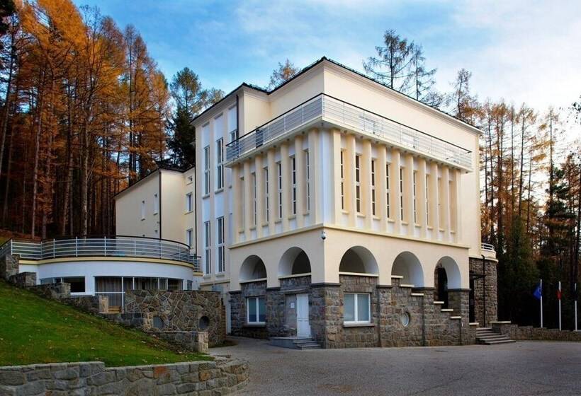 هتل Modrzewie Park